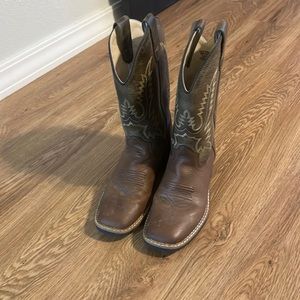 Youth size 6 cowboy boots